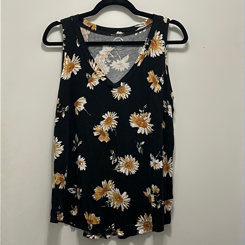 Maurices Floral Tank Top Size Large